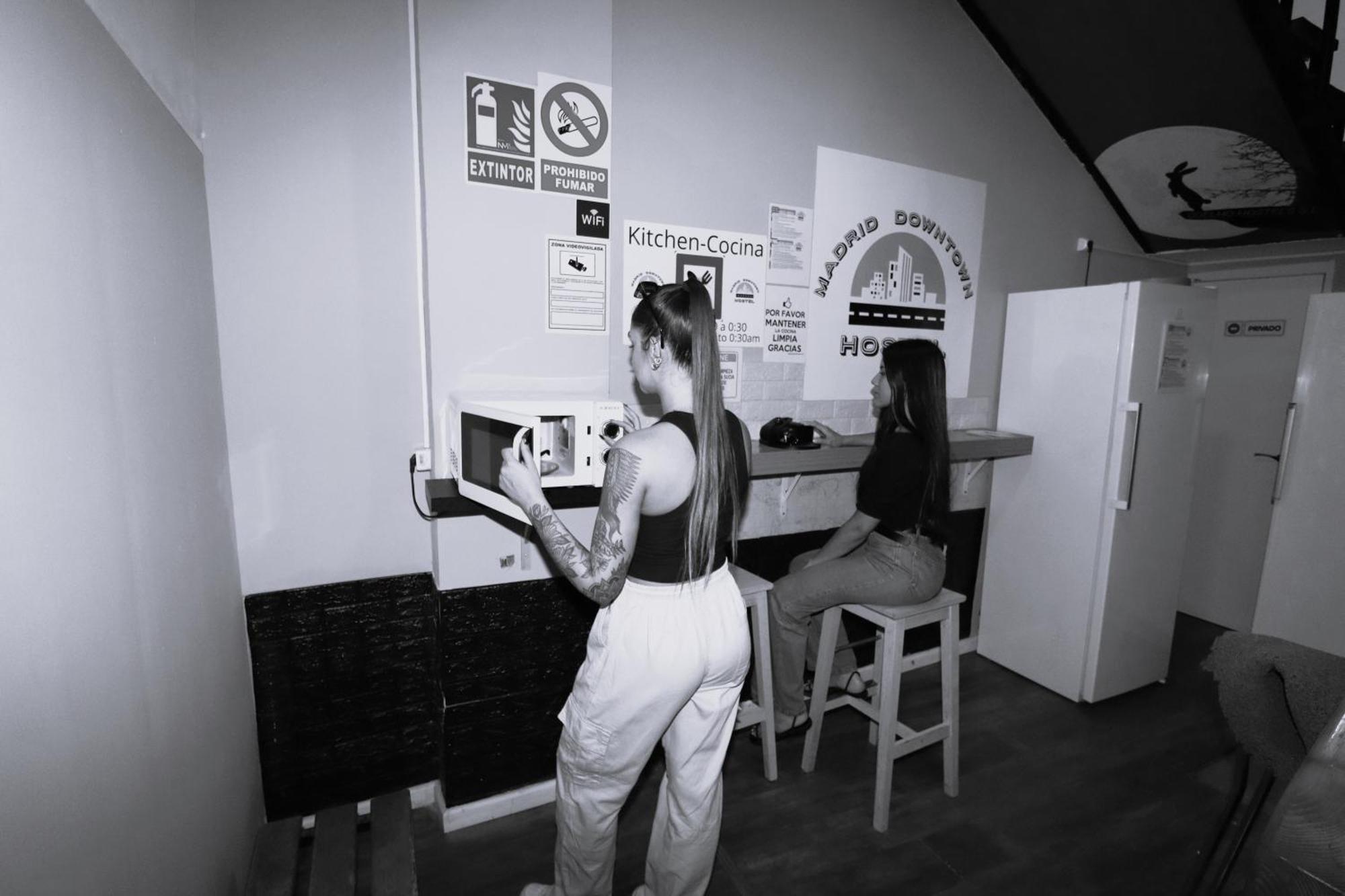 Madrid Downtown Hostel Екстер'єр фото