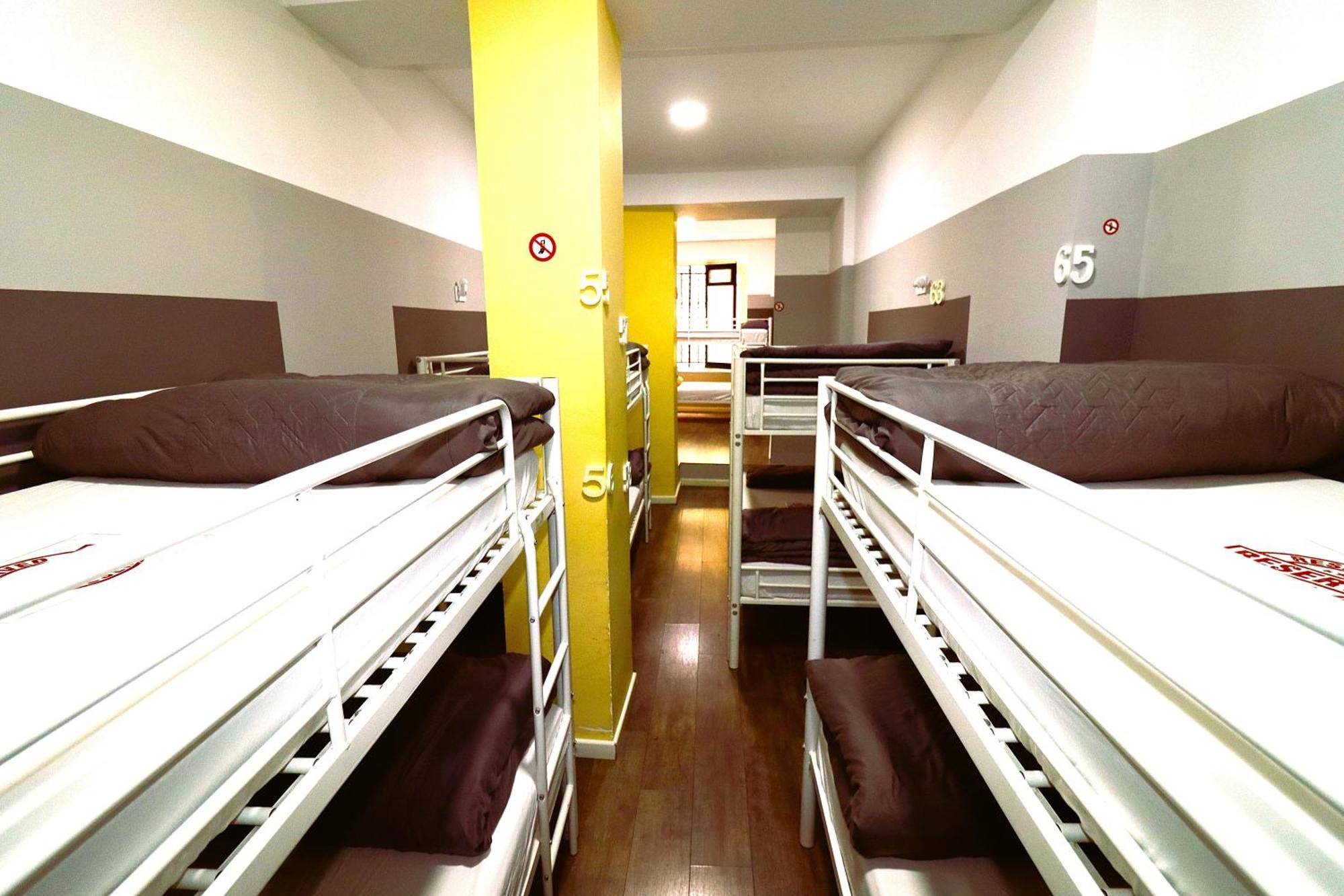 Madrid Downtown Hostel Екстер'єр фото