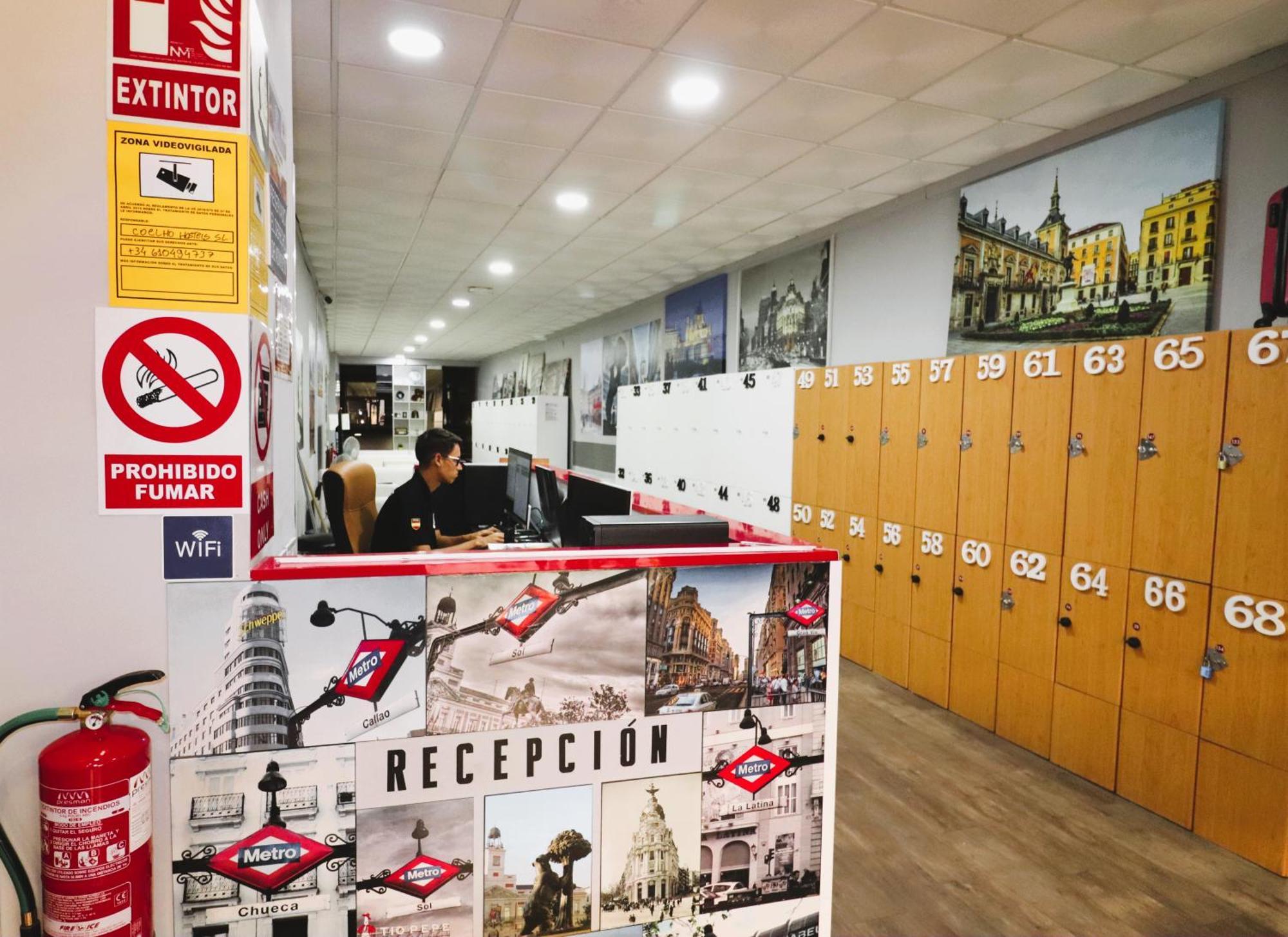 Madrid Downtown Hostel Екстер'єр фото