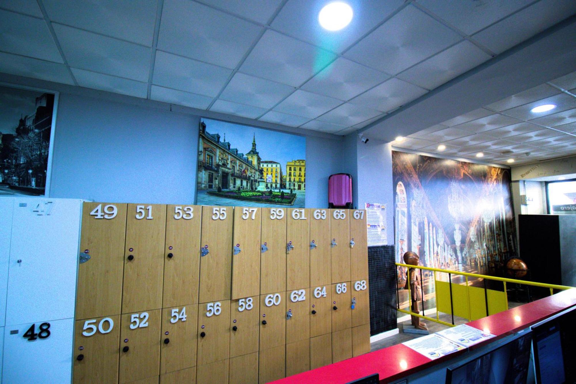 Madrid Downtown Hostel Екстер'єр фото